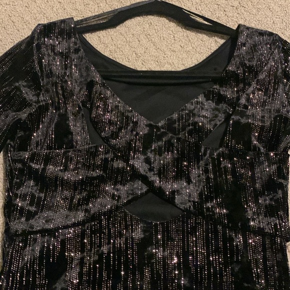 Le Chateau Sparkly Black Long Sleeve Bodycon Dress - Picture 3 of 3